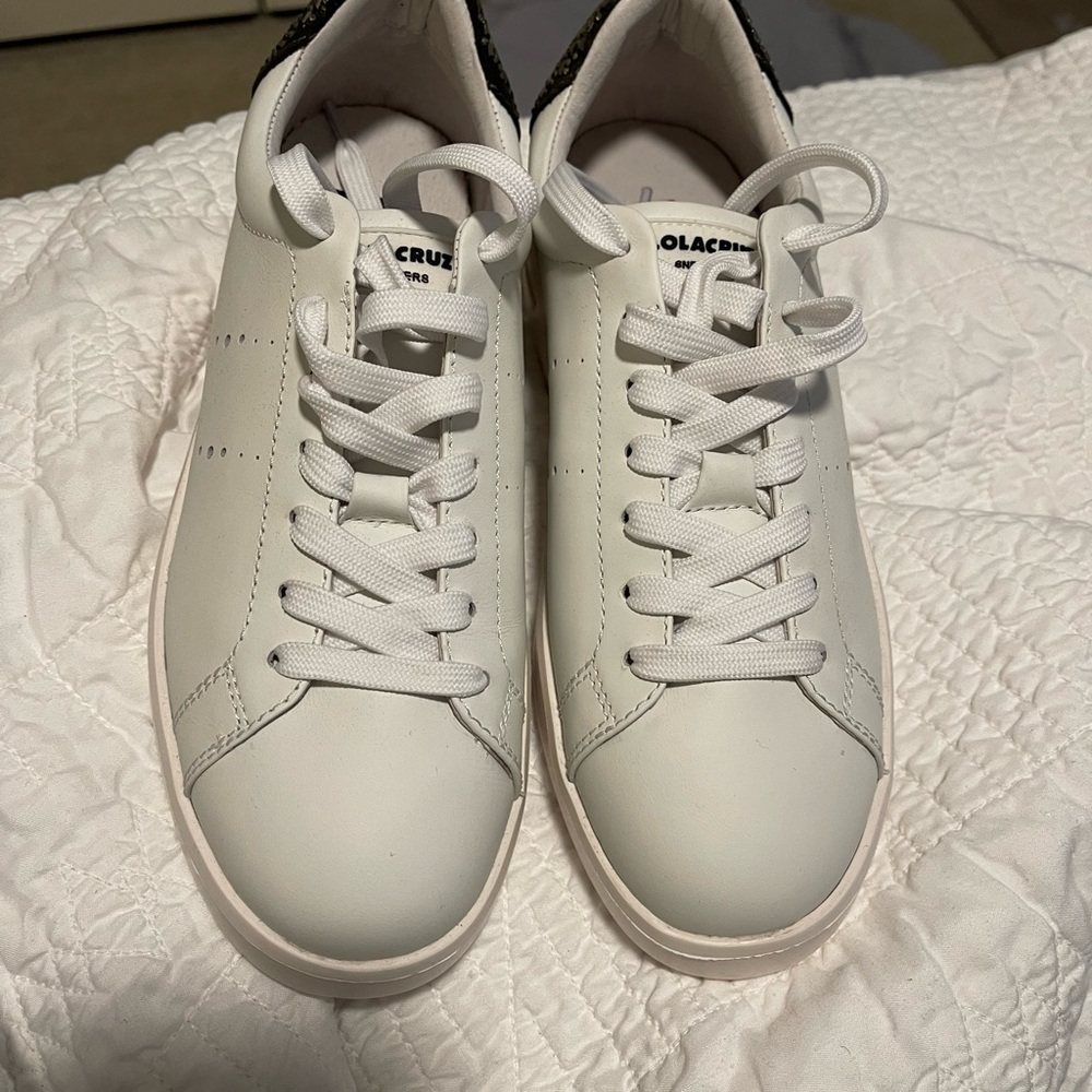 Lola Cruz smiley face sneaker - Picture 5 of 11